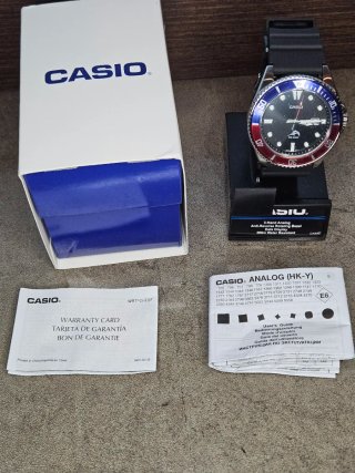 CASIO MARLIN DURO "PEPSI" ROJO AZUL