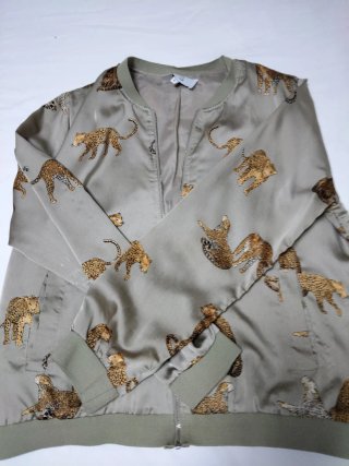 Cazadora bomber satén estampado leopardo T. L