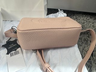 OPORTUNIDAD !! Bolso - Riñonera Lacoste piel rosa
