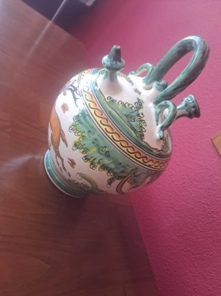 Plato + botijo decorativo de cerámica con ciervo