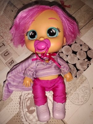 Muñeca bebe lloron Dressy coney