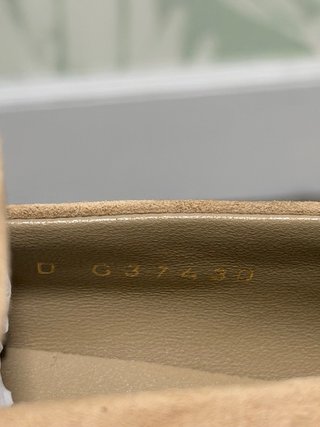 Mocasines Zapatos  Chanel Ante Beige y Dorado