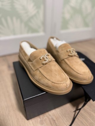 Mocasines Zapatos  Chanel Ante Beige y Dorado
