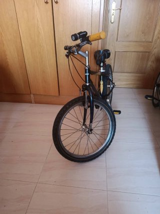 2 Bicicletas BMX Negras y Naranjas