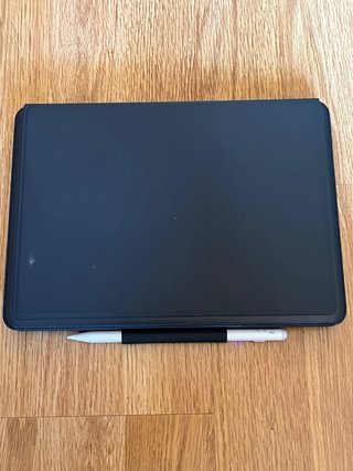 Logitech Slim Folio iPad 7/8/9 generación + Caja