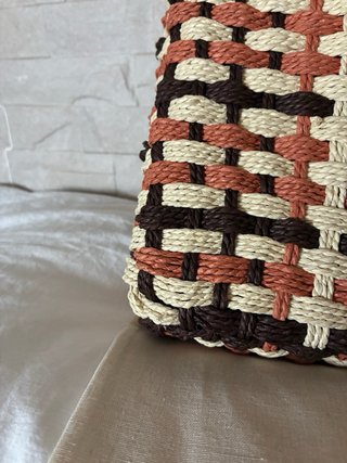 Bolso zara mediano con etiqueta y guardapolvo.