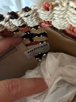 Bolso zara mediano con etiqueta y guardapolvo.