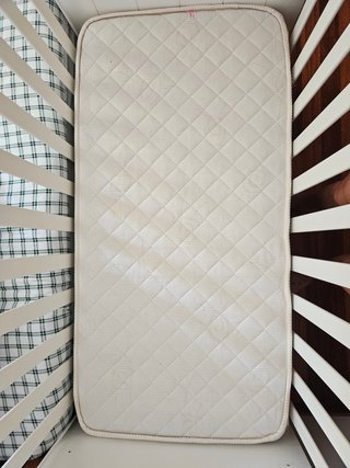 Cuna Micuna blanca con ruedas