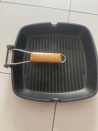 Sartén grill cuadrada con mango madera