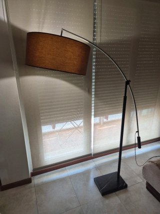 Lámpara de pie salón tela y metal