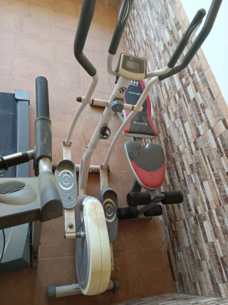 Cinta de correr Pioneer y elíptica BH