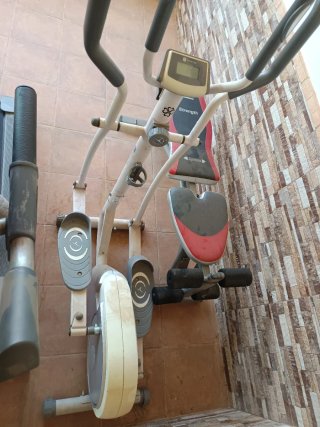 Cinta de correr Pioneer y elíptica BH