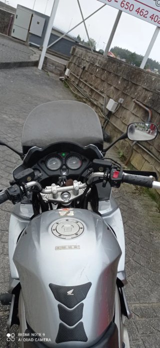 Honda Plata  con Maletas