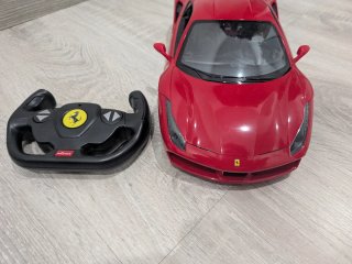 Ferrari teledirigido rojo
