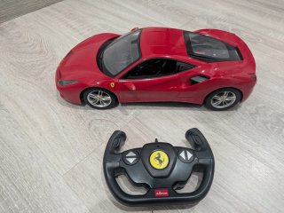 Ferrari teledirigido rojo