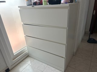 Cómoda Ikea 4 cajones (daño último cajón)