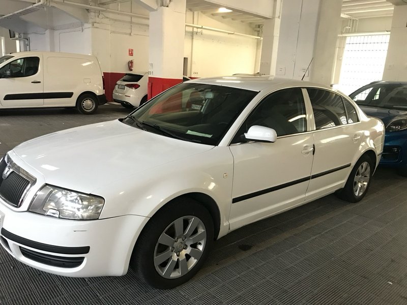 Skoda Superb 2006 - foto 1
