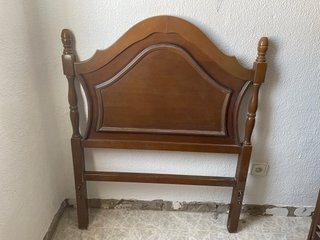 Cabecero de madera para dormitorio