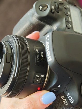 Canon EOS 80D + 3 obiettivi + batteria