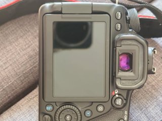 Canon EOS 80D + 3 obiettivi + batteria