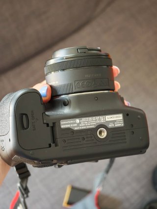 Canon EOS 80D + 3 obiettivi + batteria