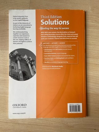 Solutions Upper-Intermediate Workbook - Oxford