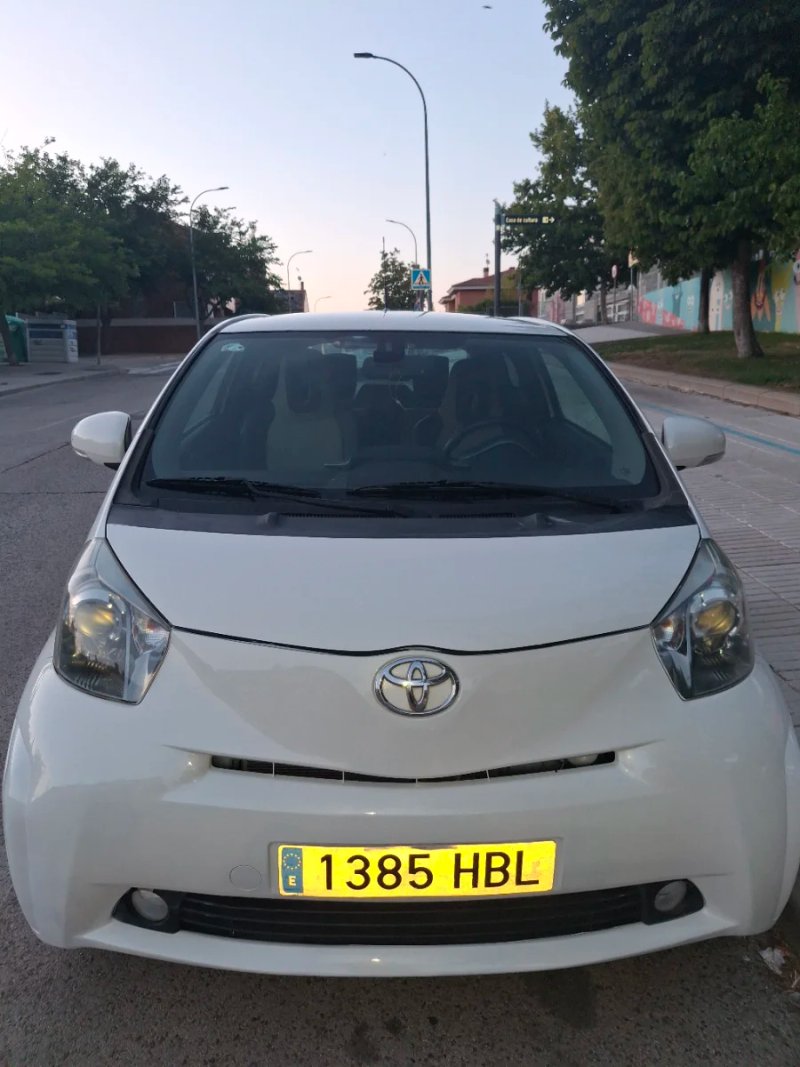 Toyota iQ 2011 - foto 1