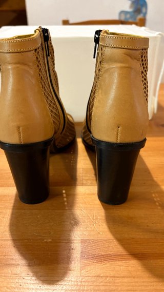 Botines Bimba y Lola Beige/Negro