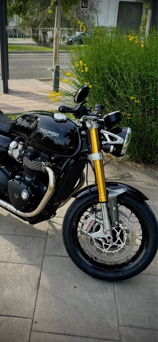 Triumph Thruxton 1200 R