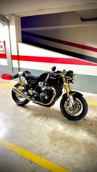 Triumph Thruxton 1200 R