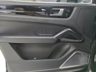 Porsche Cayenne E-hybrid 2020 Full