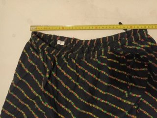 Falda larga negra y dorada
