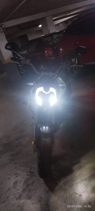 Zontes V310 Naked Moto Negra y Blanca