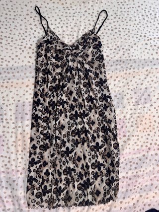 4 Vestidos Talla M/L