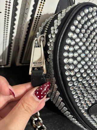 Borsa Moschino Cuore con Pietre Preziose e Catena