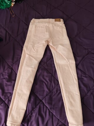 Pantalón pitillo beige mujer