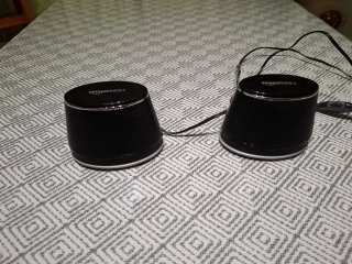Altavoces Amazon Basics USB PC