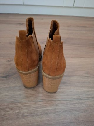 Botines camel tacón