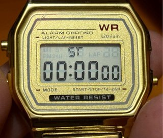 Reloj Digital Dorado Retro - Estilo Casio - NUEVO