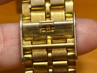 Reloj Digital Dorado Retro - Estilo Casio - NUEVO