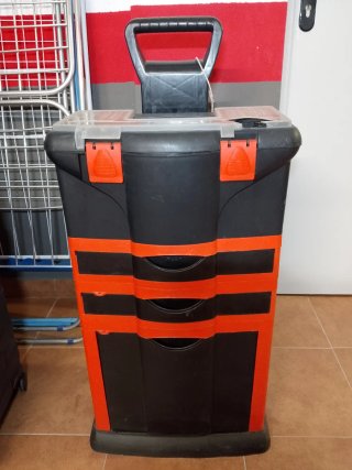 Carro de plástico para herramientas