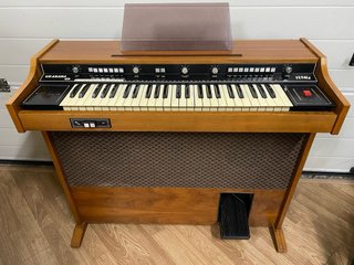Órgano Electrónico FESMA. Modelo Granada