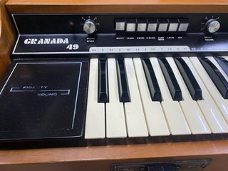 Órgano Electrónico FESMA. Modelo Granada