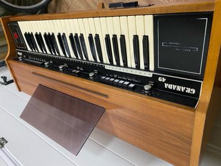 Órgano Electrónico FESMA. Modelo Granada
