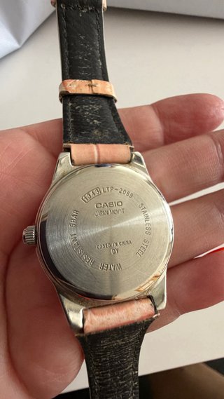 Reloj Casio Mujer Rosa y Plateado