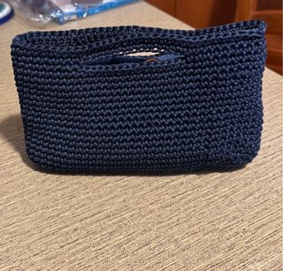 Borsa artigianale all’uncinetto blu navy