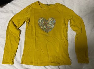 Camiseta color mostaza Okaïdi manga larga