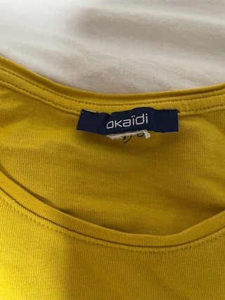 Camiseta color mostaza Okaïdi manga larga