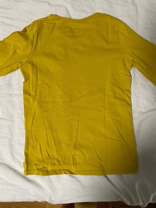 Camiseta color mostaza Okaïdi manga larga