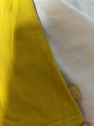 Camiseta color mostaza Okaïdi manga larga